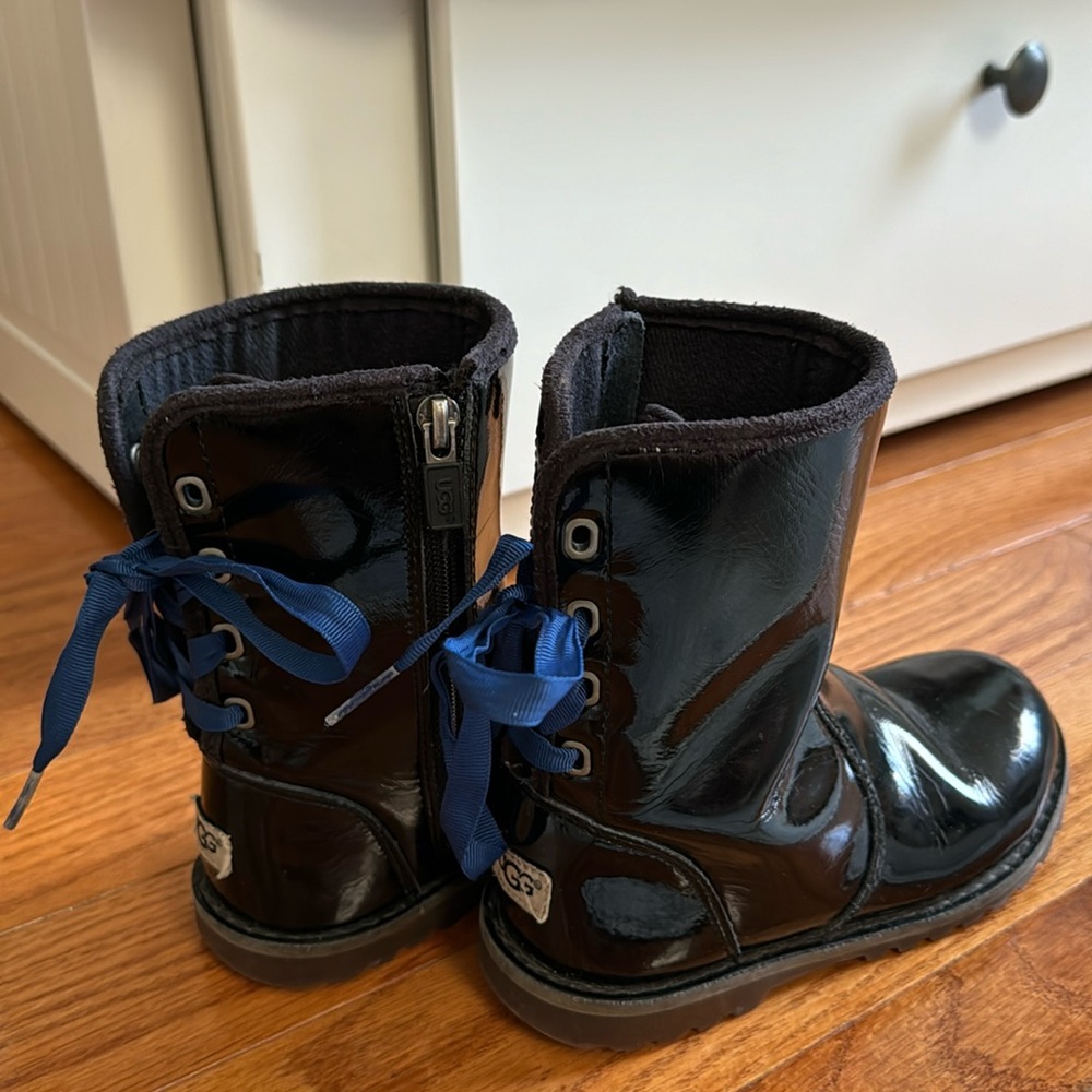 Patent leather UGG lace up boots with side zipper, size 12